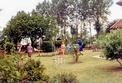 1970s Garden Party-5